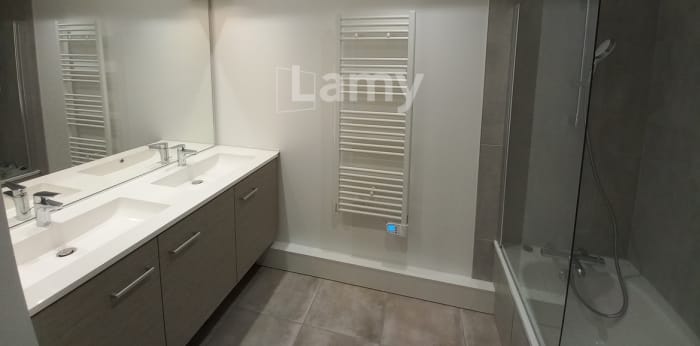 Image 2 sur 2 - Appartement  ·  Location · Chambery (73000) · 4 pièces · 83m²