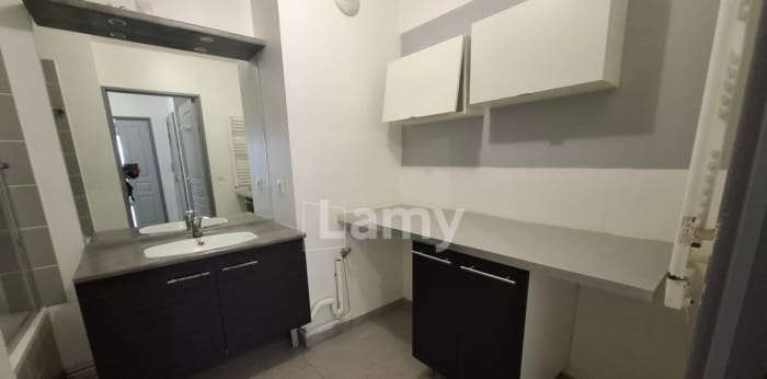 Image 5 sur 12 - Appartement  ·  Location · Le Rove (13740) · 3 pièces · 59m²