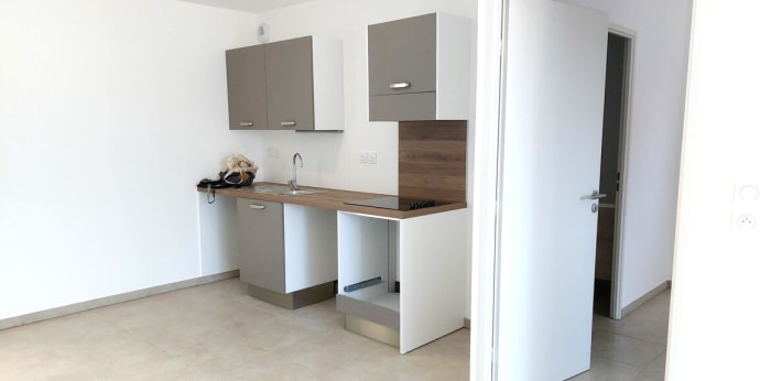 Image 2 sur 6 - Appartement  ·  Location · Arles (13200) · 2 pièces · 43m²