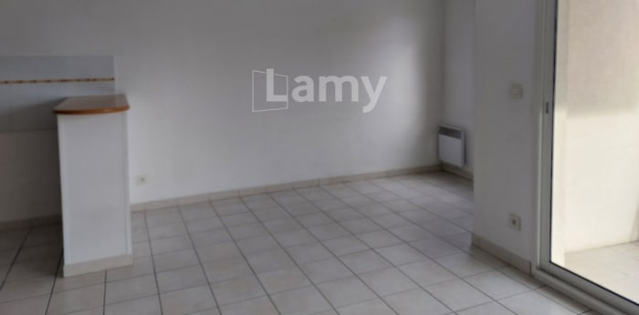 Image 1 sur 11 - Appartement  ·  Location · Nimes (30900) · 2 pièces · 47m²