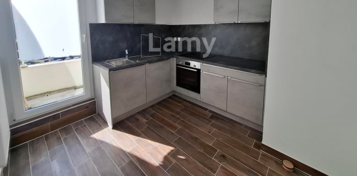 Image 2 sur 6 - Appartement  ·  Location · Mulhouse (68100) · 3 pièces · 71m²