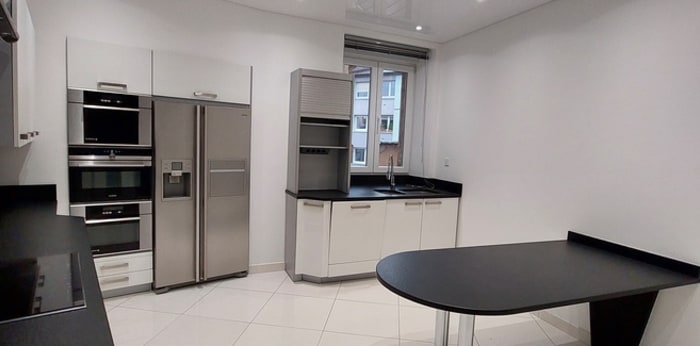 Image 2 sur 8 - Appartement  ·  Location · Belfort (90000) · 6 pièces · 200m²