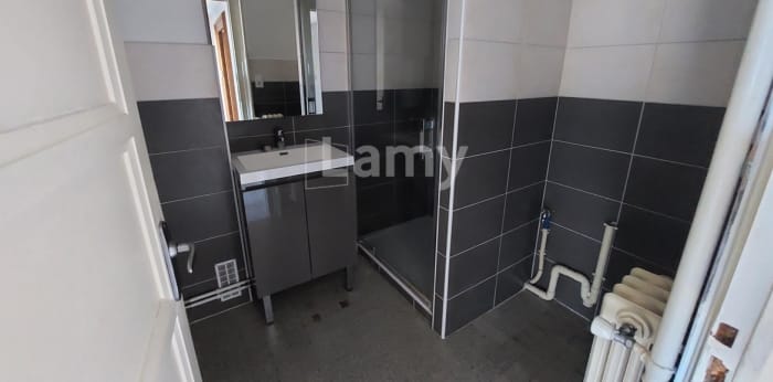 Image 10 sur 11 - Appartement  ·  Location · Grenoble (38100) · 3 pièces · 71m²