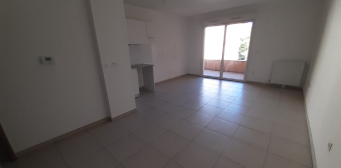 Image 2 sur 9 - Appartement  ·  Location · La Penne Sur Huveaune (13821) · 3 pièces · 64m²