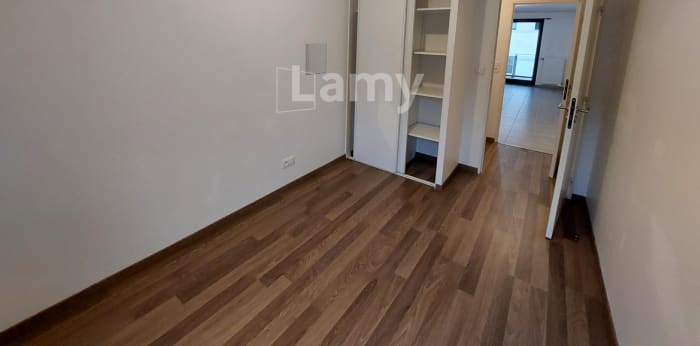 Image 8 sur 12 - Appartement  ·  Location · Grenoble (38000) · 3 pièces · 67m²