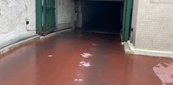 Image 2 sur 2 - Parking/box  ·  Location · Paris (75116) · 12m²
