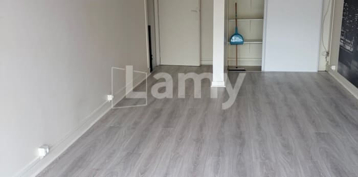 Image 2 sur 5 - Local  ·  Location · St Gratien (95210) · 55m²