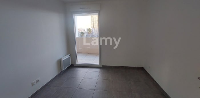 Image 12 sur 21 - Appartement  ·  Location · Nimes (30900) · 3 pièces · 60m²