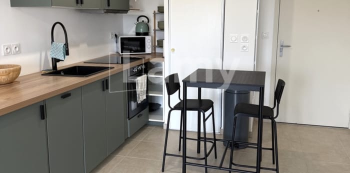 Image 7 sur 13 - Appartement  ·  Location · Arles (13200) · 2 pièces · 40m²