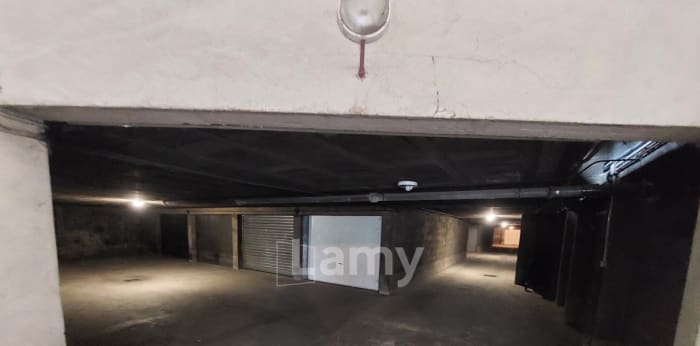 Image 2 sur 6 - Parking/box  ·  Location · Grenoble (38000) · 1m²