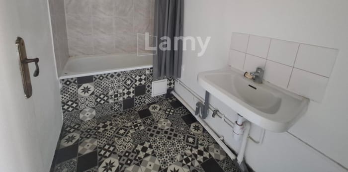 Image 9 sur 13 - Appartement  ·  Location · Marseille (13013) · 3 pièces · 58m²