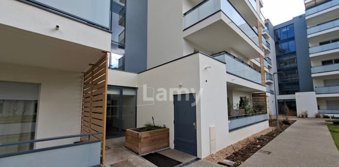 Image 8 sur 9 - Appartement  ·  Location · Clermont Ferrand (63100) · 2 pièces · 38m²