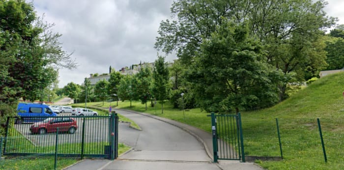 Image 1 sur 2 - Parking/box  ·  Location · Besancon (25000) · 12m²