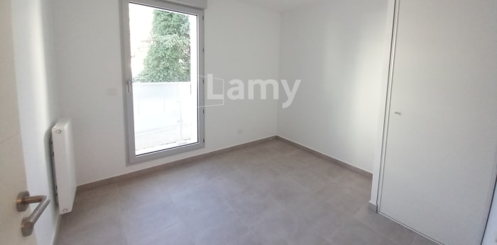 Image 2 sur 10 - Appartement  ·  Location · Marseille (13010) · 4 pièces · 81m²