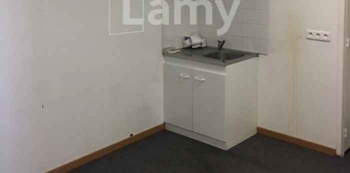 Image 3 sur 3 - Local  ·  Location · Salon De Provence (13300) · 80m²