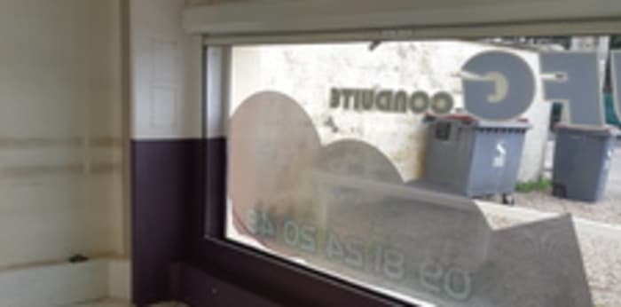 Image 2 sur 9 - Local  ·  Location · Sens (89100) · 182m²