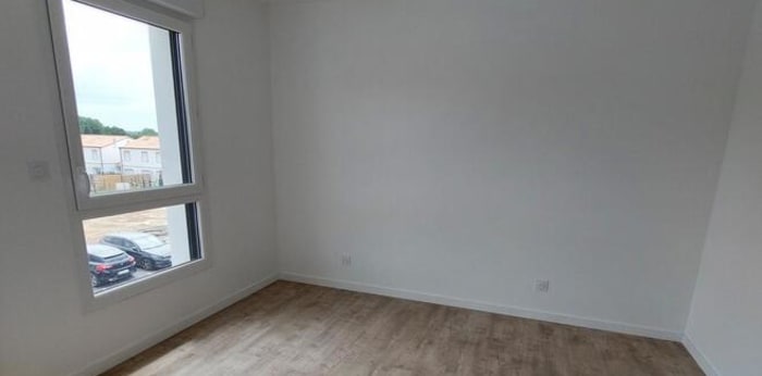 Image 4 sur 7 - Appartement  ·  Location · La Roche Sur Yon (85000) · 2 pièces · 42m²