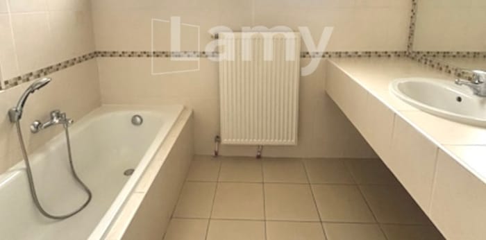 Image 12 sur 14 - Maison/villa  ·  Location · Roquebrune Sur Argens (83520) · 5 pièces · 117m²