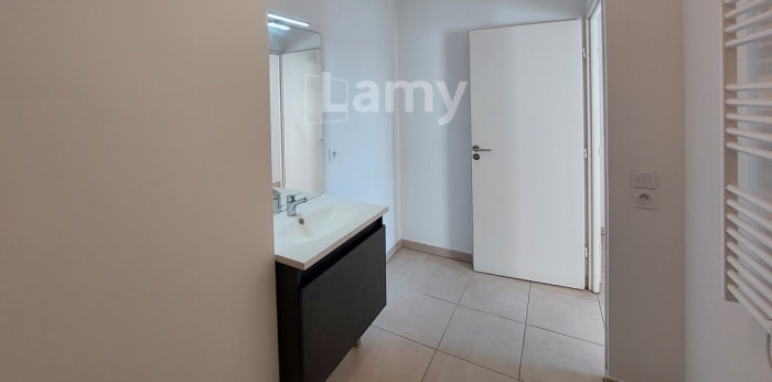 Image 17 sur 18 - Appartement  ·  Location · Arles (13200) · 3 pièces · 59m²