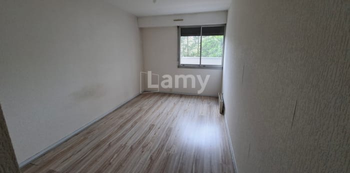 Image 4 sur 10 - Appartement  ·  Location · Chamalieres (63400) · 4 pièces · 93m²