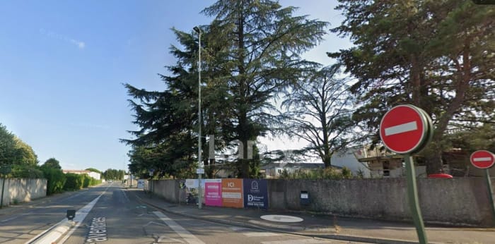 Image 2 sur 2 - Parking/box  ·  Location · Valence (26000) · 10m²