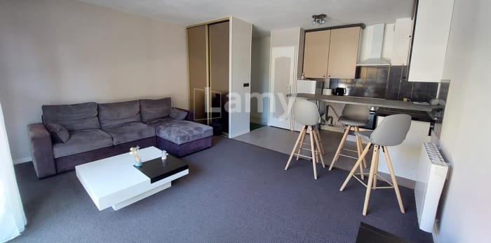 Image 1 sur 11 - Appartement  ·  Location · Reims (51100) · 3 pièces · 49m²