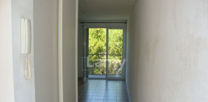 Image 4 sur 8 - Appartement  ·  Location · Arles (13200) · 1 pièce · 25m²