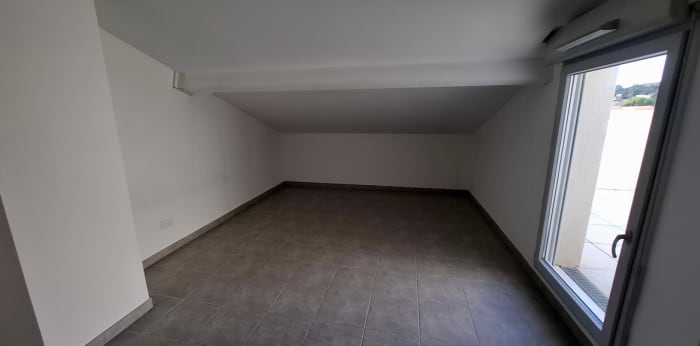 Image 9 sur 13 - Appartement  ·  Location · Marseille (13011) · 3 pièces · 65m²