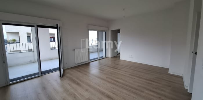 Image 2 sur 5 - Appartement  ·  Location · Bordeaux (33800) · 4 pièces · 84m²