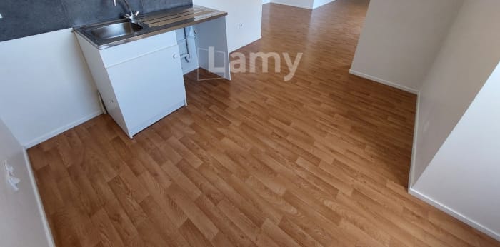 Image 2 sur 10 - Appartement  ·  Location · Moissy Cramayel (77550) · 1 pièce · 34m²