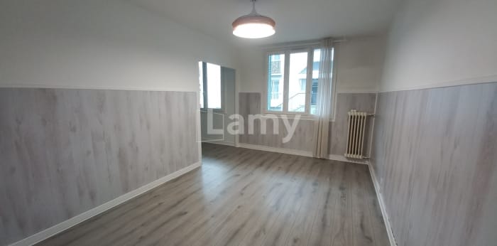 Image 6 sur 10 - Appartement  ·  Location · Aix Les Bains (73100) · 4 pièces · 82m²