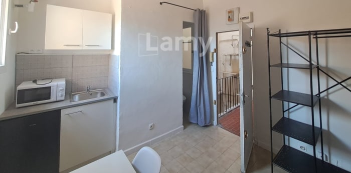 Image 2 sur 4 - Appartement  ·  Location · Toulon (83000) · 1 pièce · 14m²