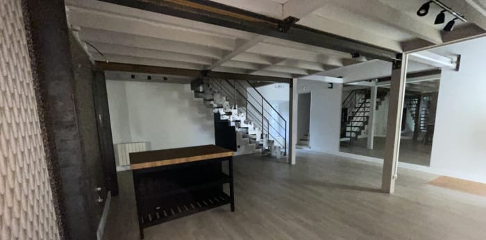 Image 1 sur 8 - Local  ·  Location · Chantilly (60500) · 85m²