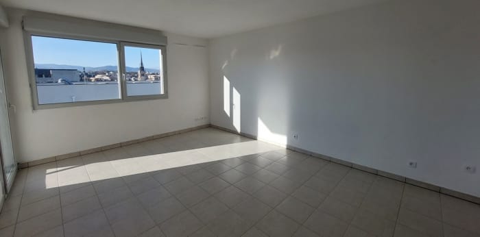 Image 1 sur 12 - Appartement  ·  Location · Villefranche Sur Saone (69400) · 2 pièces · 42m²