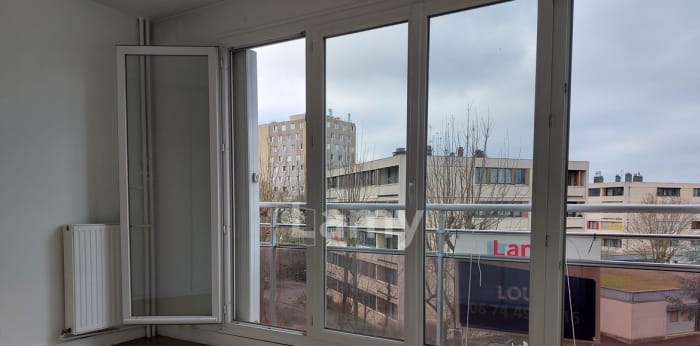 Image 3 sur 6 - Appartement  ·  Location · Poissy (78300) · 2 pièces · 44m²