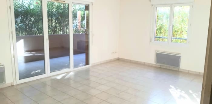 Image 2 sur 7 - Appartement  ·  Location · Frejus (83600) · 3 pièces · 63m²