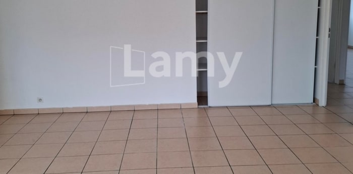 Image 4 sur 9 - Appartement  ·  Location · Toulouse (31100) · 4 pièces · 85m²