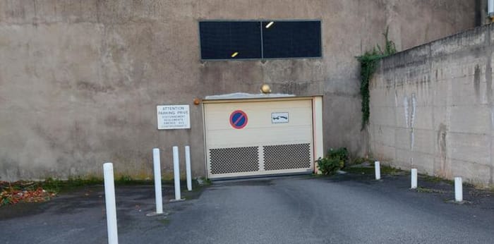 Image 1 sur 3 - Parking/box  ·  Location · Vesoul (70000) · 15m²