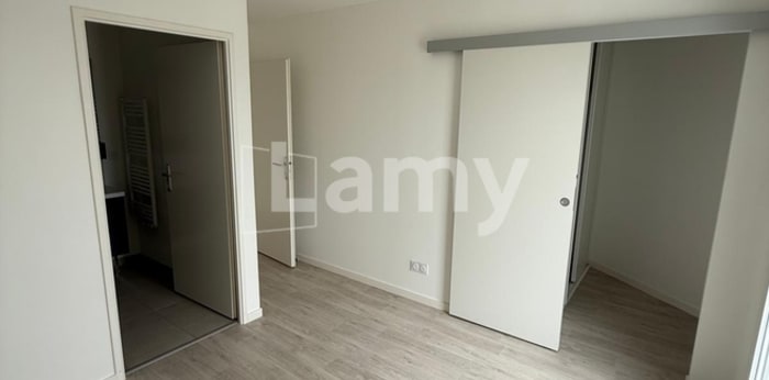 Image 4 sur 6 - Appartement  ·  Location · Talence (33400) · 5 pièces · 107m²