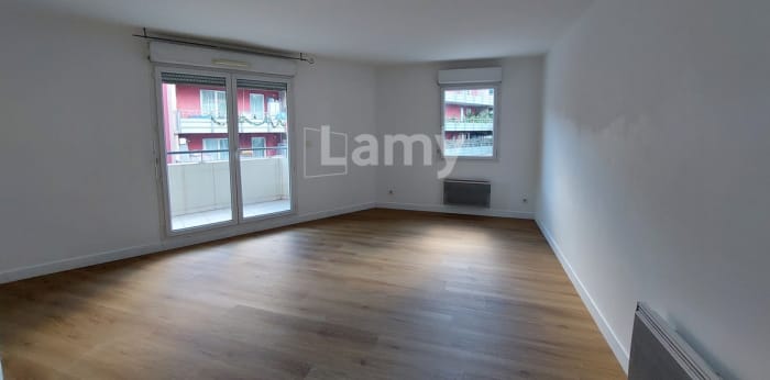 Image 6 sur 21 - Appartement  ·  Location · Nimes (30900) · 3 pièces · 66m²