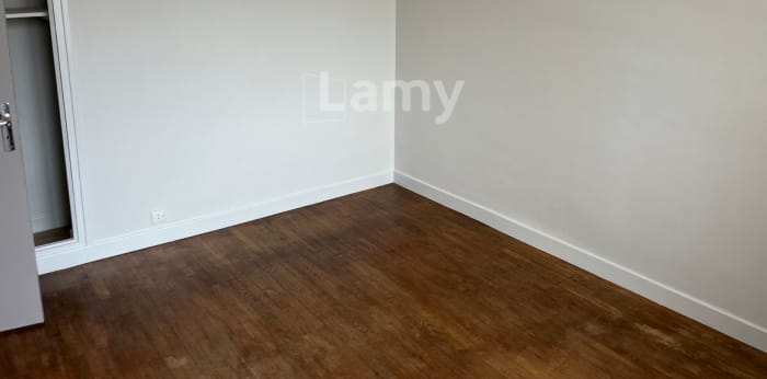 Image 6 sur 7 - Appartement  ·  Location · Lons Le Saunier (39000) · 2 pièces · 51m²