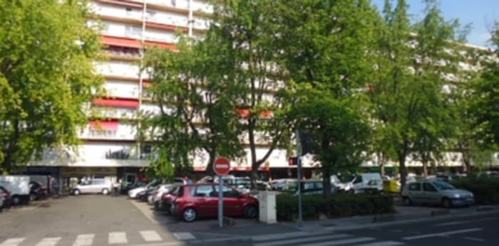 Image 2 sur 2 - Parking/box  ·  Location · Melun (77000) · 1m²