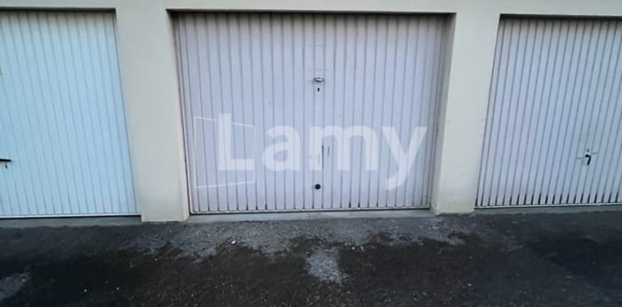 Image 4 sur 5 - Parking/box  ·  Location · Fontaine (38600) · 11m²