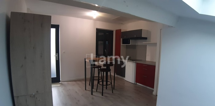 Image 2 sur 11 - Appartement  ·  Location · Decines Charpieu (69150) · 1 pièce · 17m²