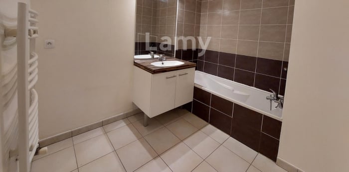 Image 7 sur 9 - Appartement  ·  Location · Grenoble (38000) · 3 pièces · 67m²