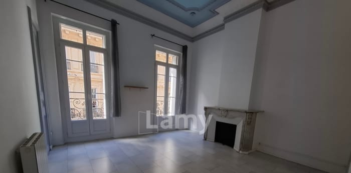 Image 4 sur 14 - Appartement  ·  Location · Marseille (13002) · 86m²