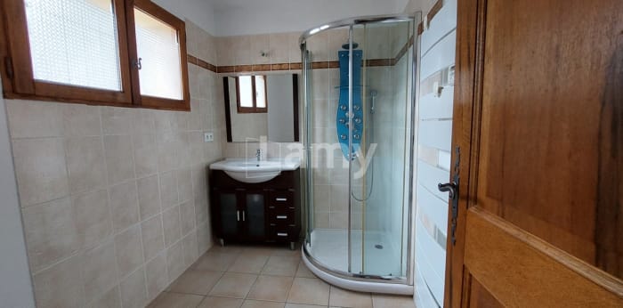 Image 6 sur 7 - Maison/villa  ·  Location · Laragne Monteglin (05300) · 3 pièces · 64m²