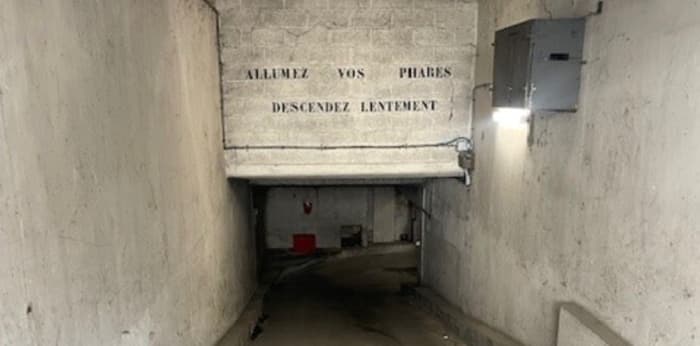 Image 4 sur 5 - Parking/box  ·  Location · Paris (75015) · 10m²