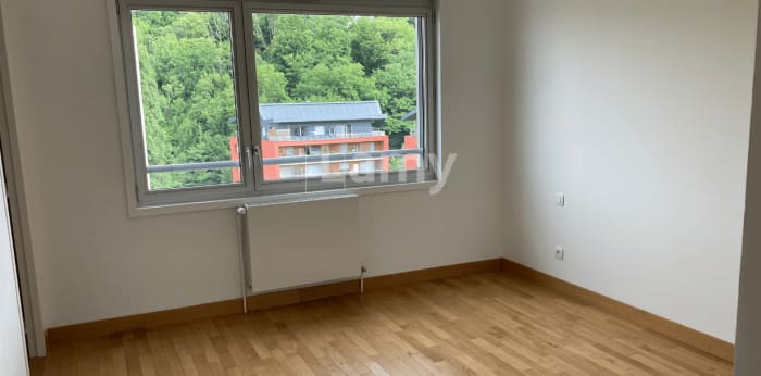 Image 5 sur 6 - Appartement  ·  Location · Besancon (25000) · 4 pièces · 111m²