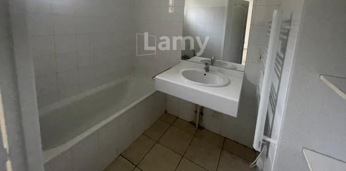 Image 5 sur 6 - Appartement  ·  Location · Tartas (40400) · 2 pièces · 47m²